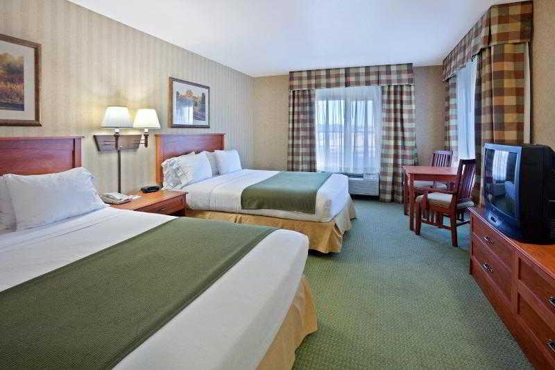 Express & I-90 Exit 11 By Ihg 2*