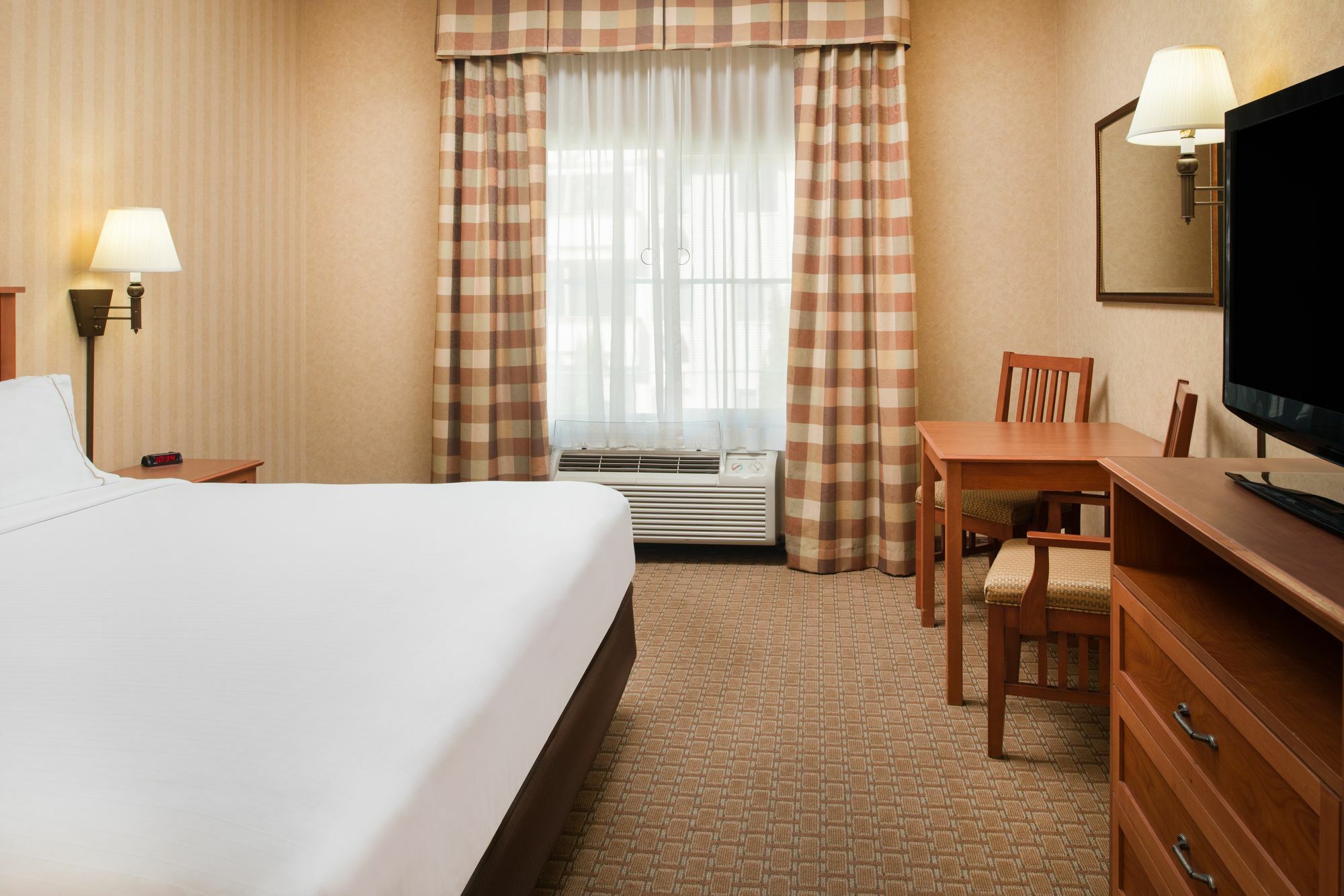 Express & I-90 Exit 11 By Ihg Hotel Coeur d'Alene